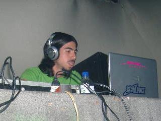 Bizzare Contact Live