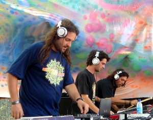 The First Stone Live = Swarup + Gustavo + Zumbi