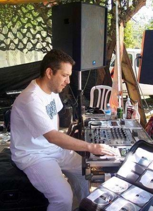 DJ Shahar playing at the Doof Festival 2005