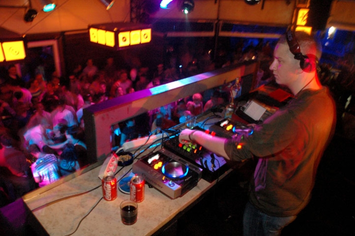 Proper's DJ Set